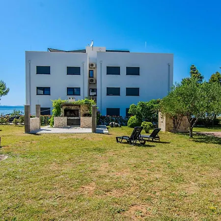 House Kurta Tatil Evi *